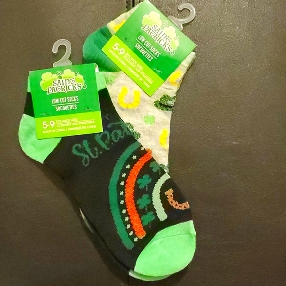 Saint Patrick's Day Themed Socks- 2 pairs-Low Cut- Women's shoe size 5-9 - Picture 1 of 5